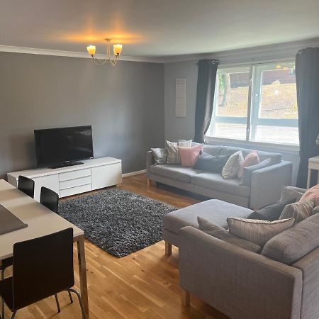Flat Two, 212 Eaglesham Road, East Kilbride, グラスゴー エクステリア 写真