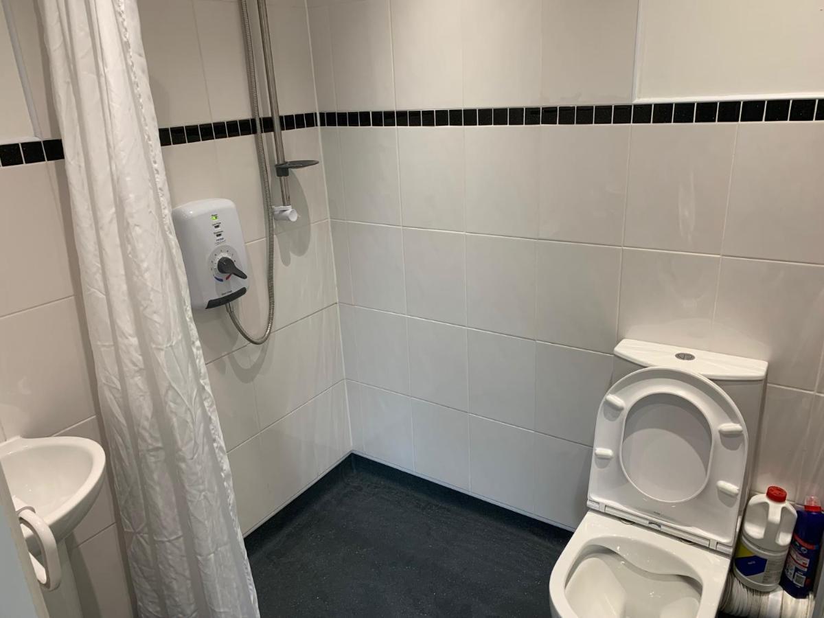 Flat Two, 212 Eaglesham Road, East Kilbride, グラスゴー エクステリア 写真