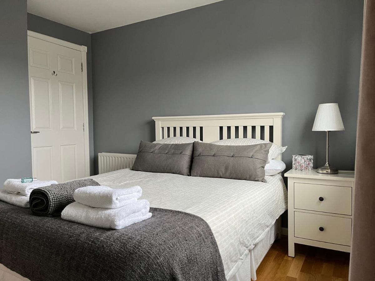 Flat Two, 212 Eaglesham Road, East Kilbride, グラスゴー エクステリア 写真