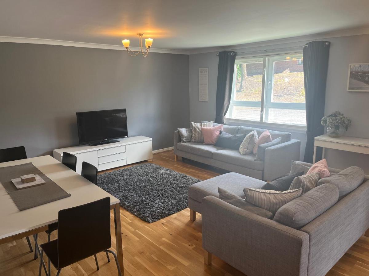 Flat Two, 212 Eaglesham Road, East Kilbride, グラスゴー エクステリア 写真