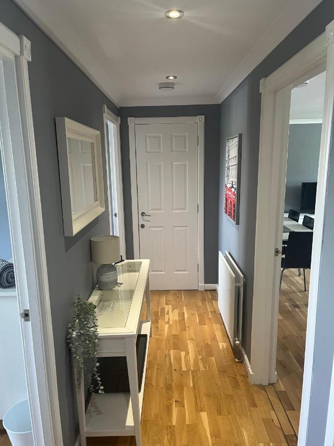Flat Two, 212 Eaglesham Road, East Kilbride, グラスゴー エクステリア 写真